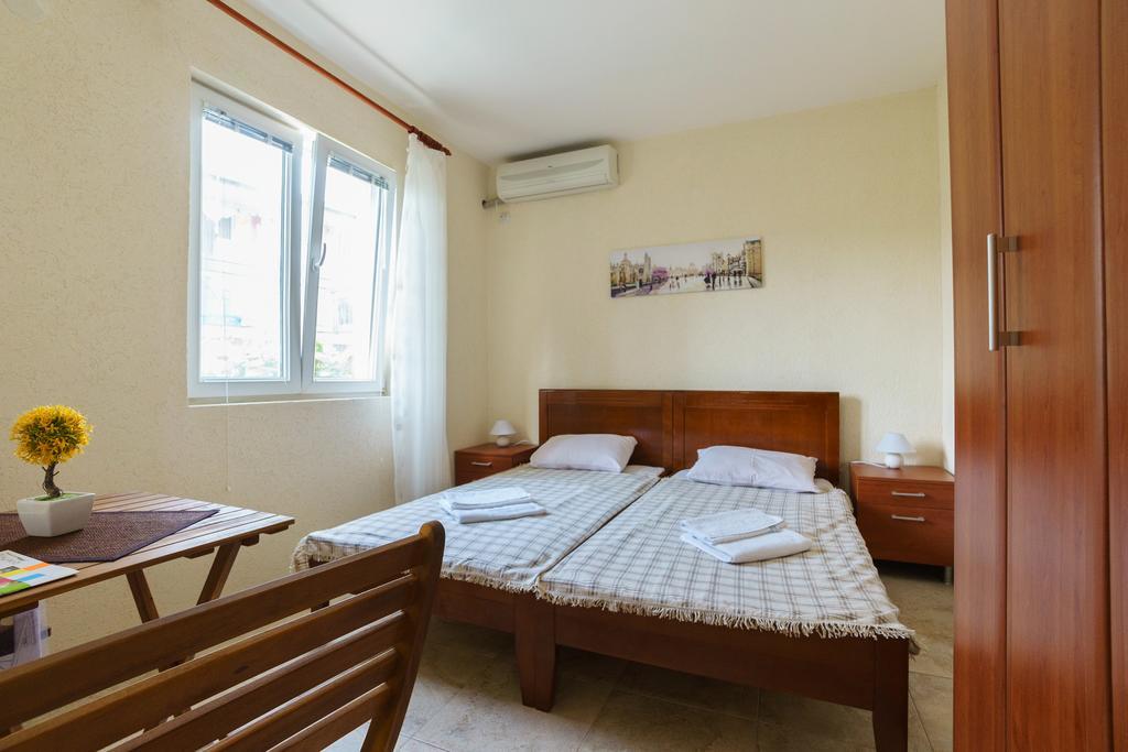 Lora Apartment *