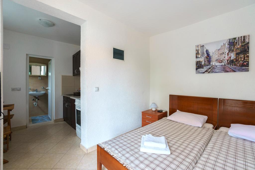 Apartment Lora