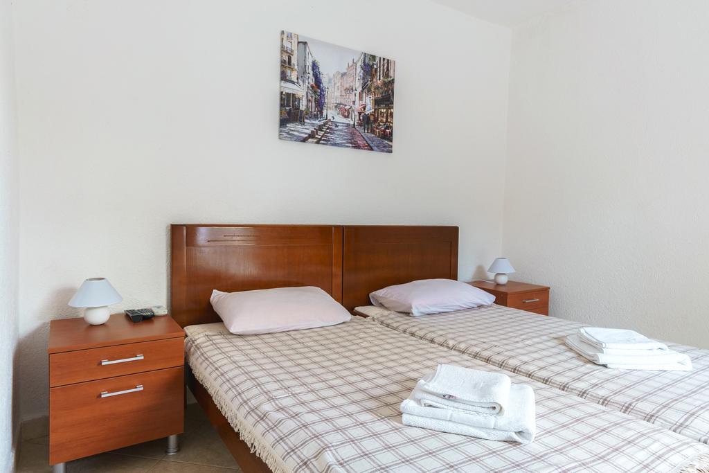Apartment Lora *
